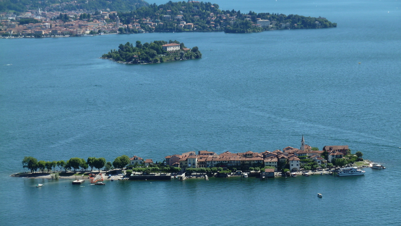 Isola Madre and Isola dei Pescatori.